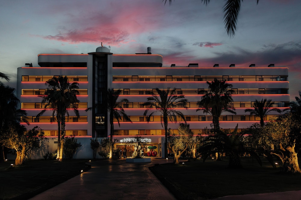 El Hotel Pacha 44/47