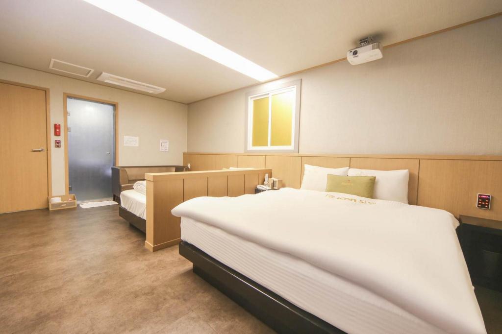 Icon Motel 24/57