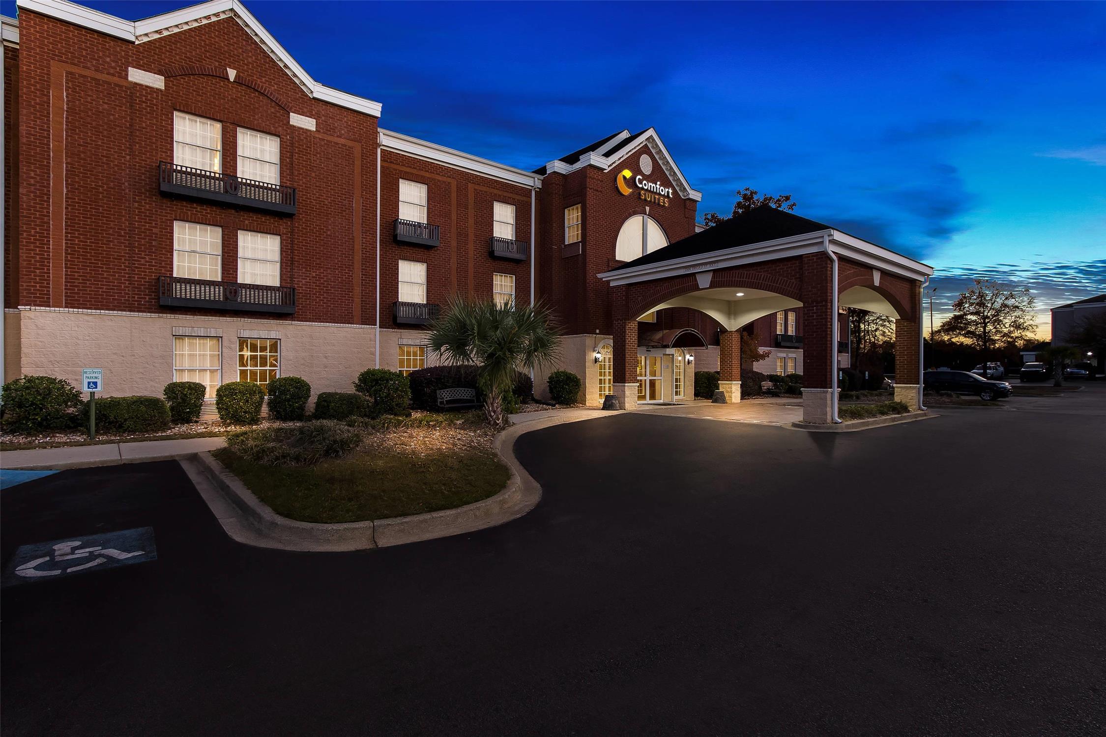Comfort Suites Sumter near Shaw AFB 19/19
