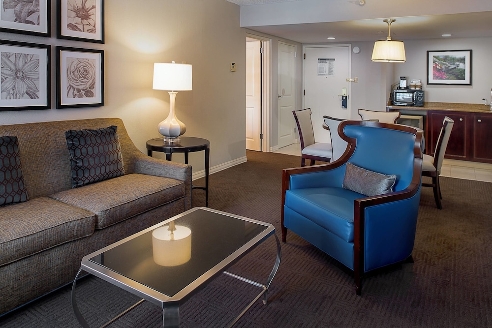 Sheraton Westport Lakeside Chalet 24/39