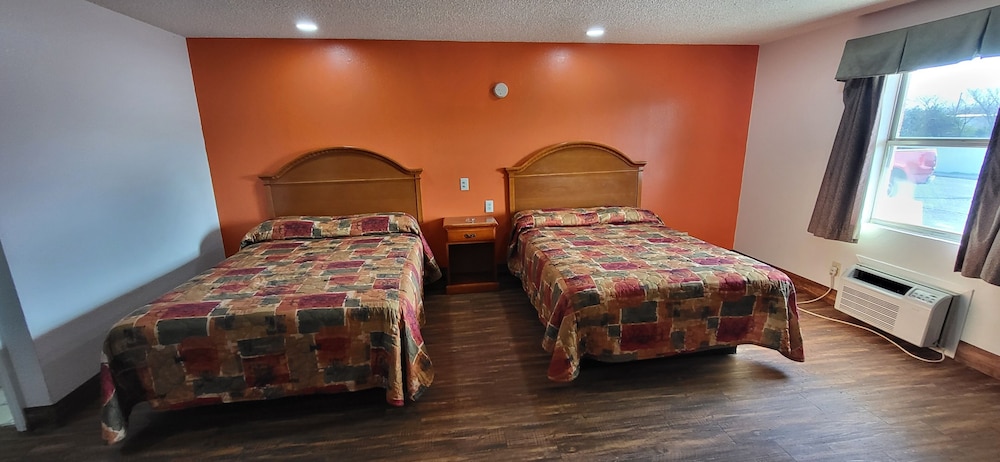 American Inn Cleburne 10/31