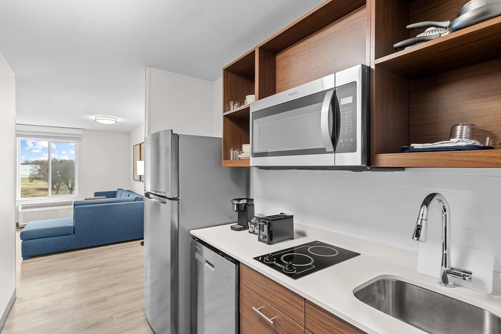 Everhome Suites Wichita Northeast 56/56