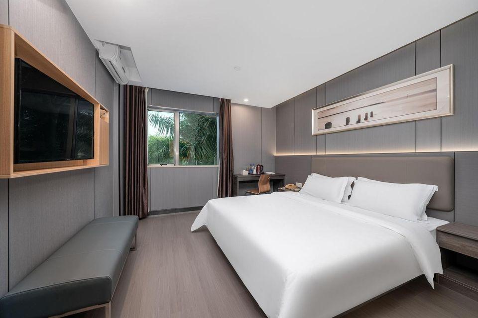 Boutique, Queen Bed