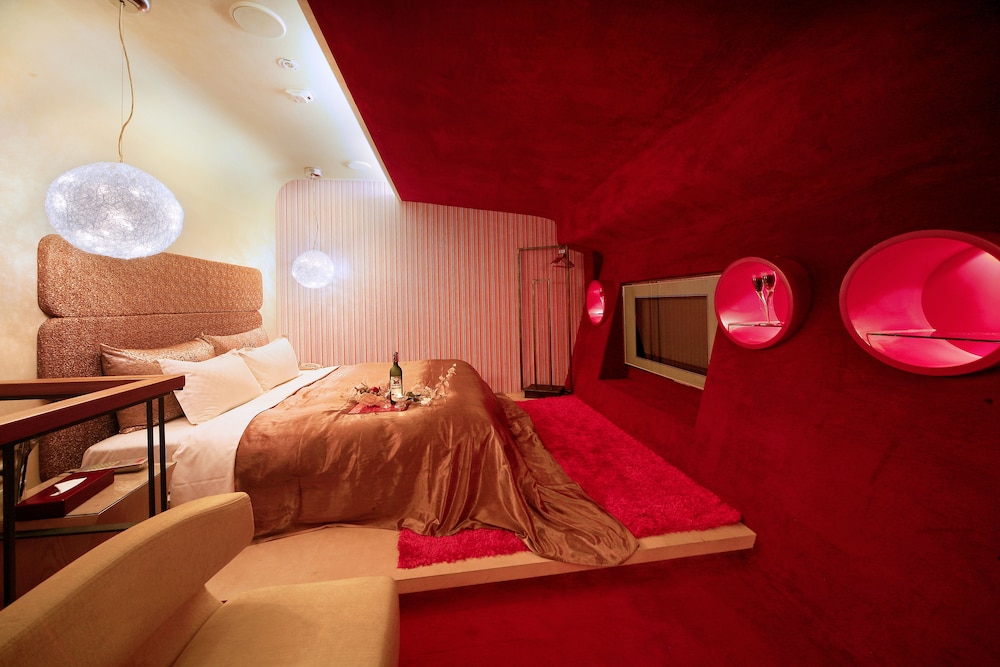 Fongchin Motel 33/44