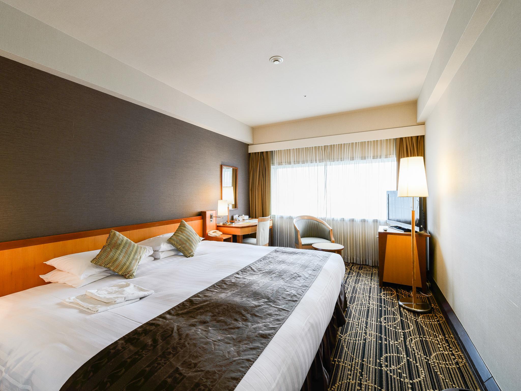 Hollywood, Twin Beds