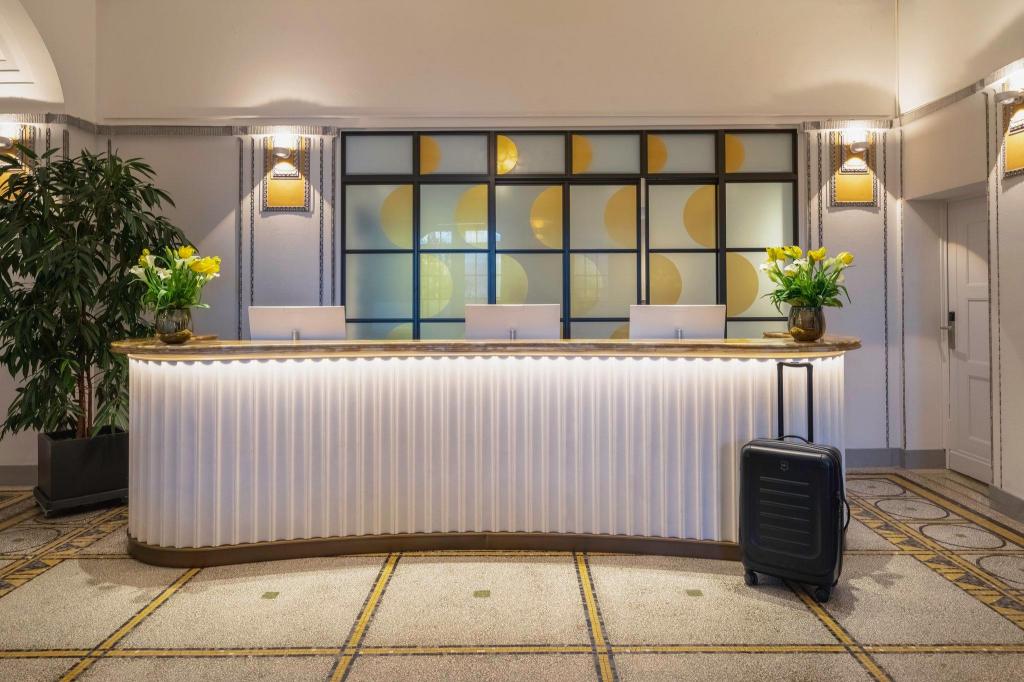 Art Deco Hotel Montana 3/17
