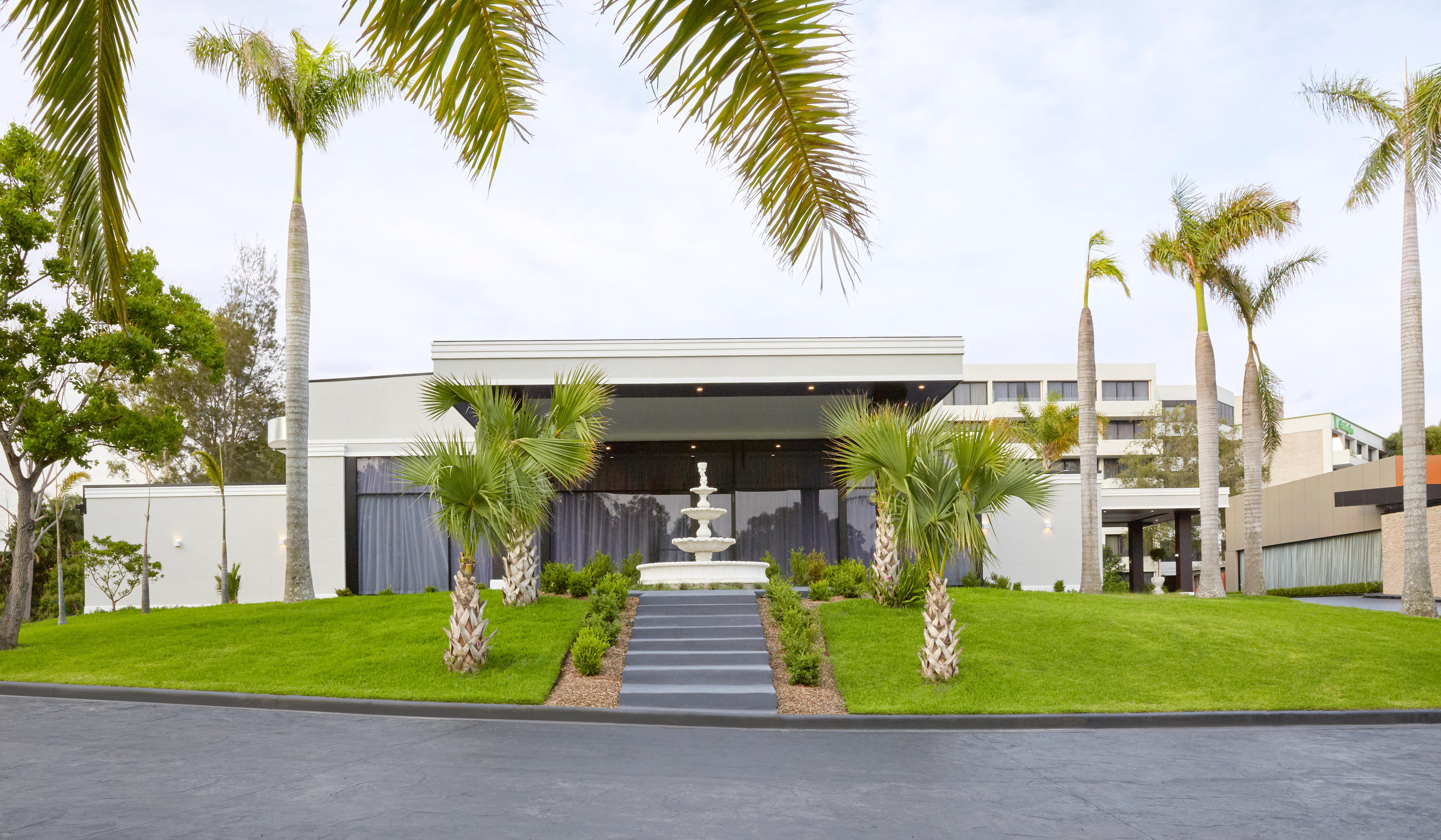 Holiday Inn Warwick Farm 65/69