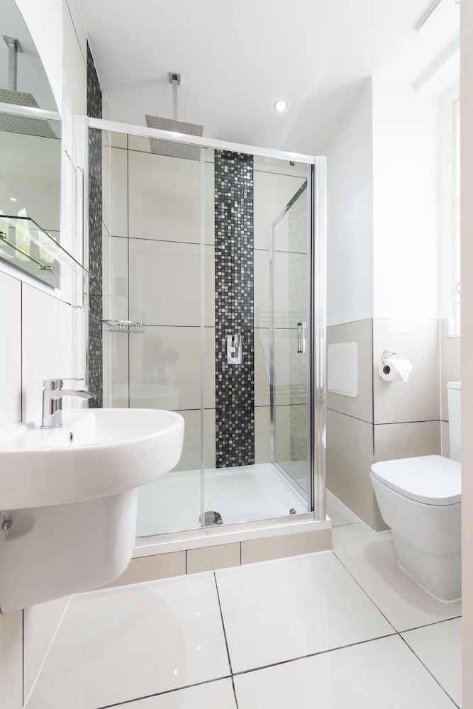 Grosvenor Suites 43/46