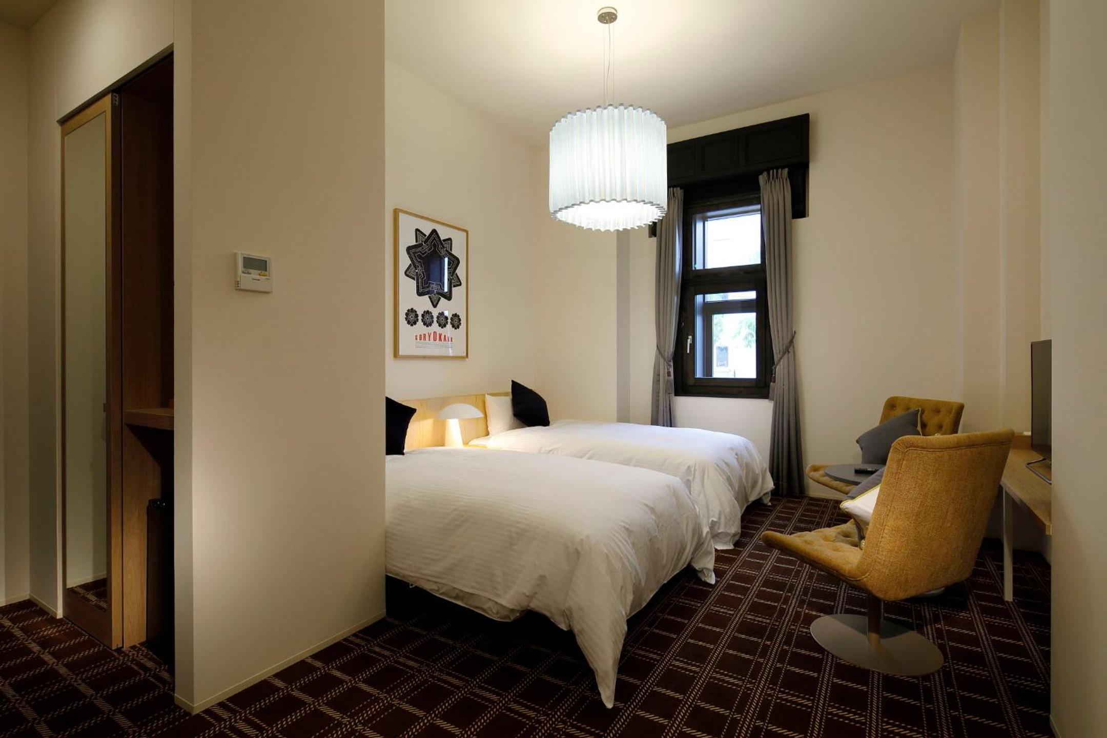 Room, Twin Beds