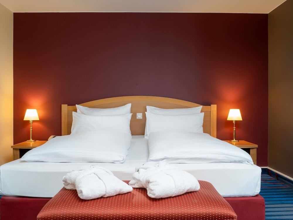 PRIVILEGE, DOUBLE BED, SOFA