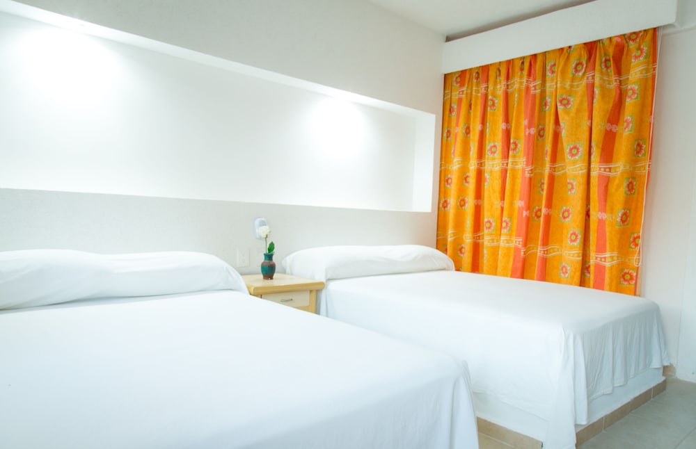 Hotel Acapulco 6/19