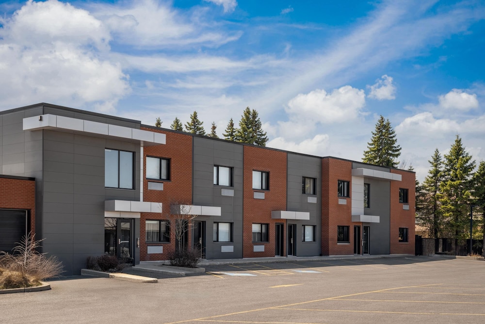 Ramada by Wyndham Laval 7/60