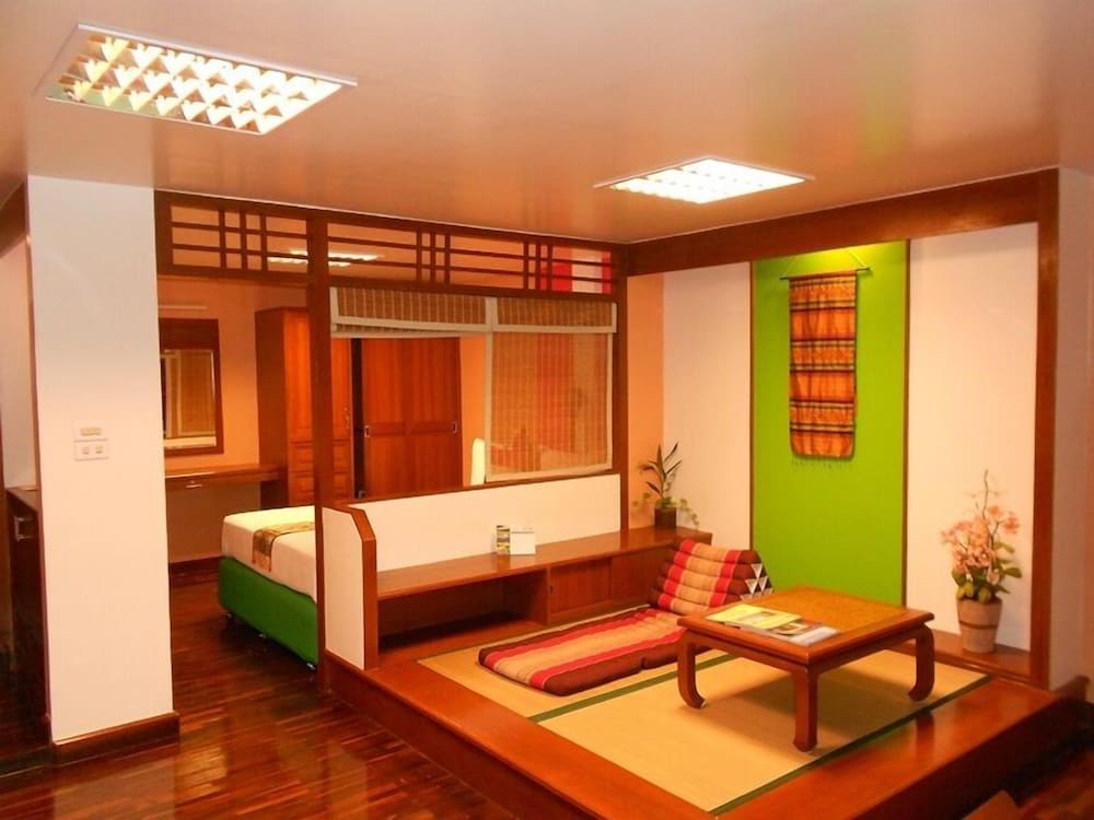 B S Court Boutique Residence 38/59