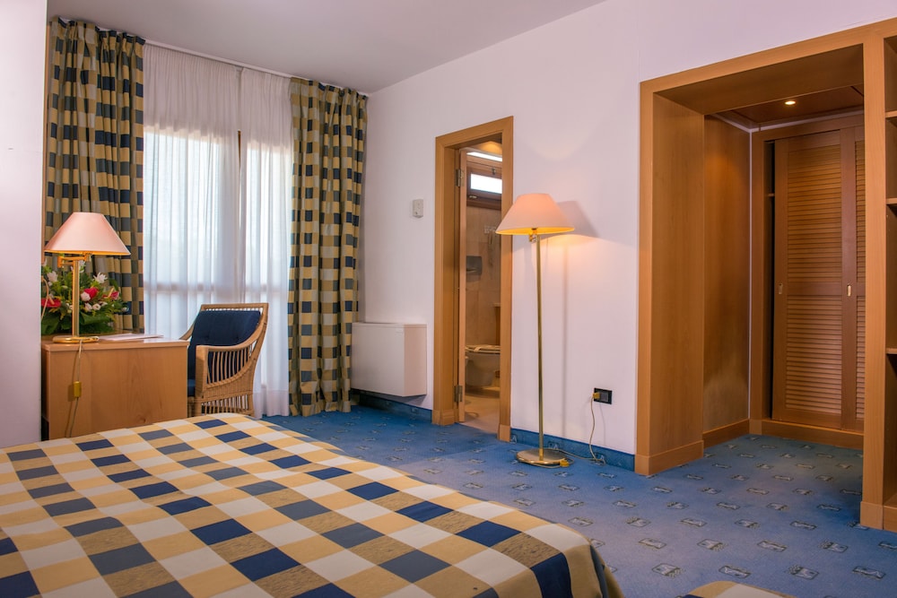 PIZZOMUNNO VIESTE PALACE HOTEL 35/77