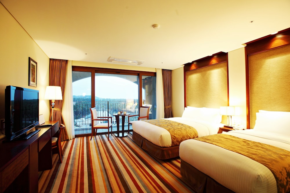 PREMIUM, TWIN BEDS, GARDEN VIEW