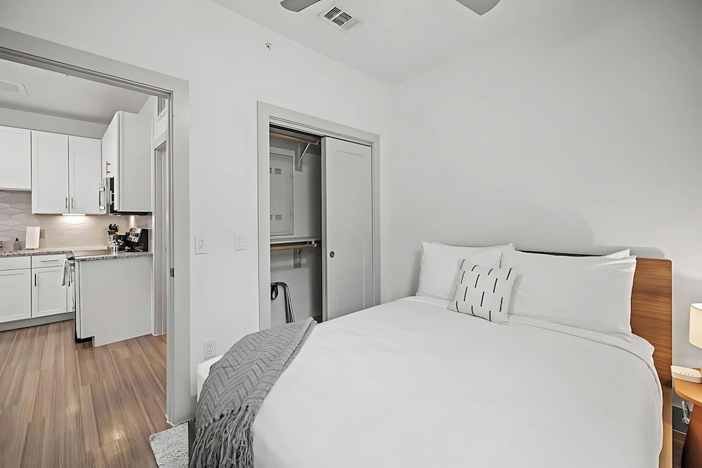 2 Bedrooms, Premium, 2 Queen Beds, Laundry, Balcony