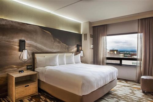 Bay, King Bed, Accessible