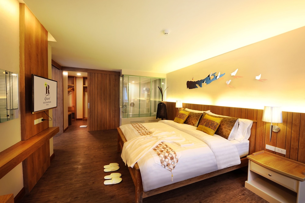 Grand Ratchapruek Hotel 14/70
