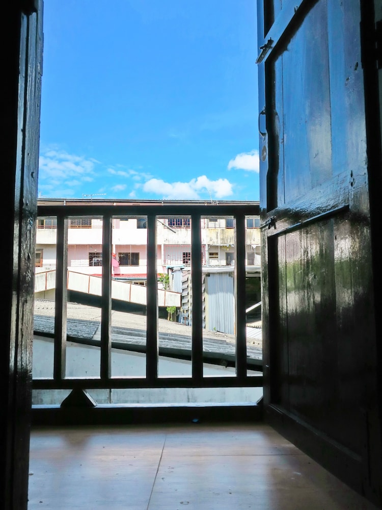 Huan Kawin Hostel Photography Gallery 32/50