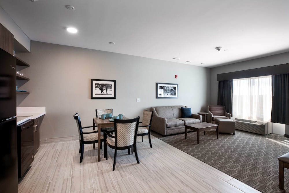 Stone Hill Lawrence Trademark Collection by Wyndham 34/53