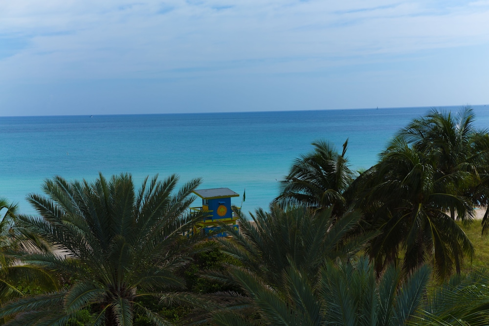 The Broadmore Miami Beach 44/48