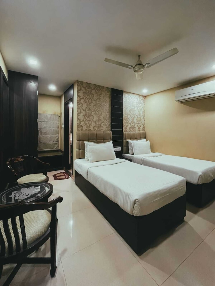 Hotel Sle Residency 10/36