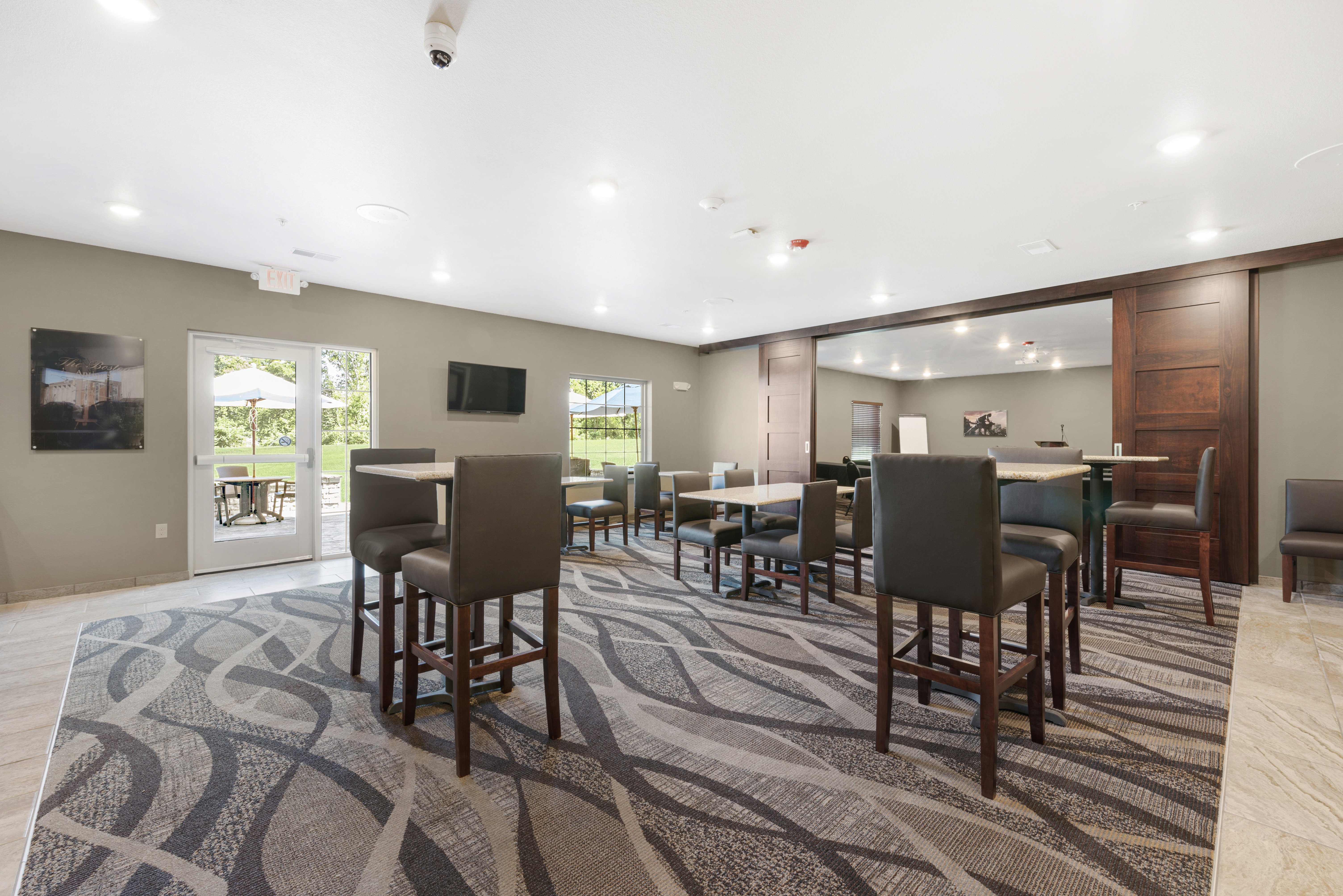 Cobblestone Hotel & Suites - Urbana 50/69