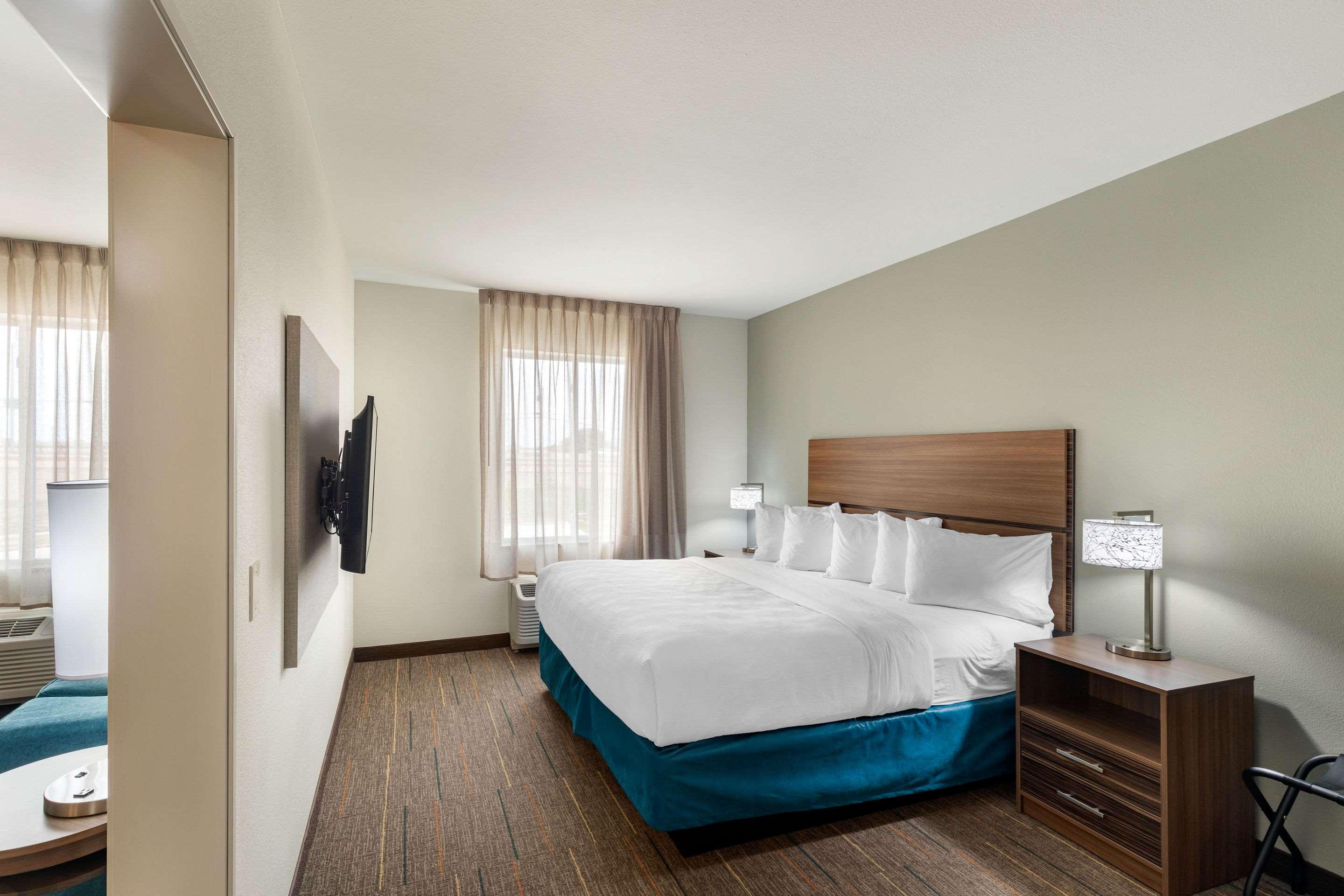 Efficiency, Suite, King Bed, Mainstay Suites Lancaster Dallas South 2/3