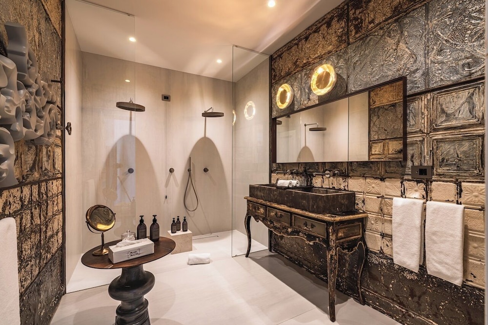 Paragon 700 Boutique Hotel & SPA 4/50