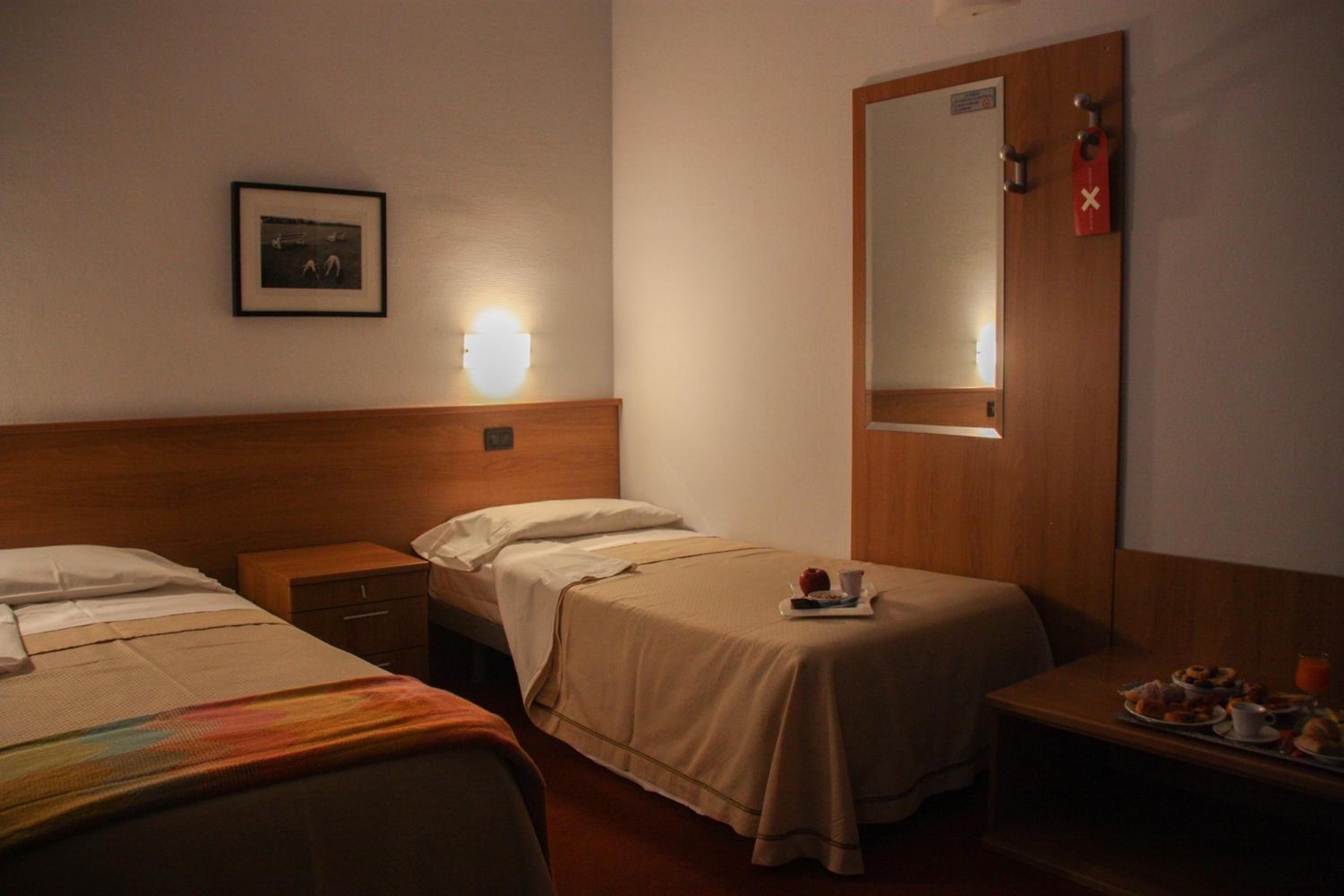 غرفة بسريرين منفصلين، Hotel Lux 8/10