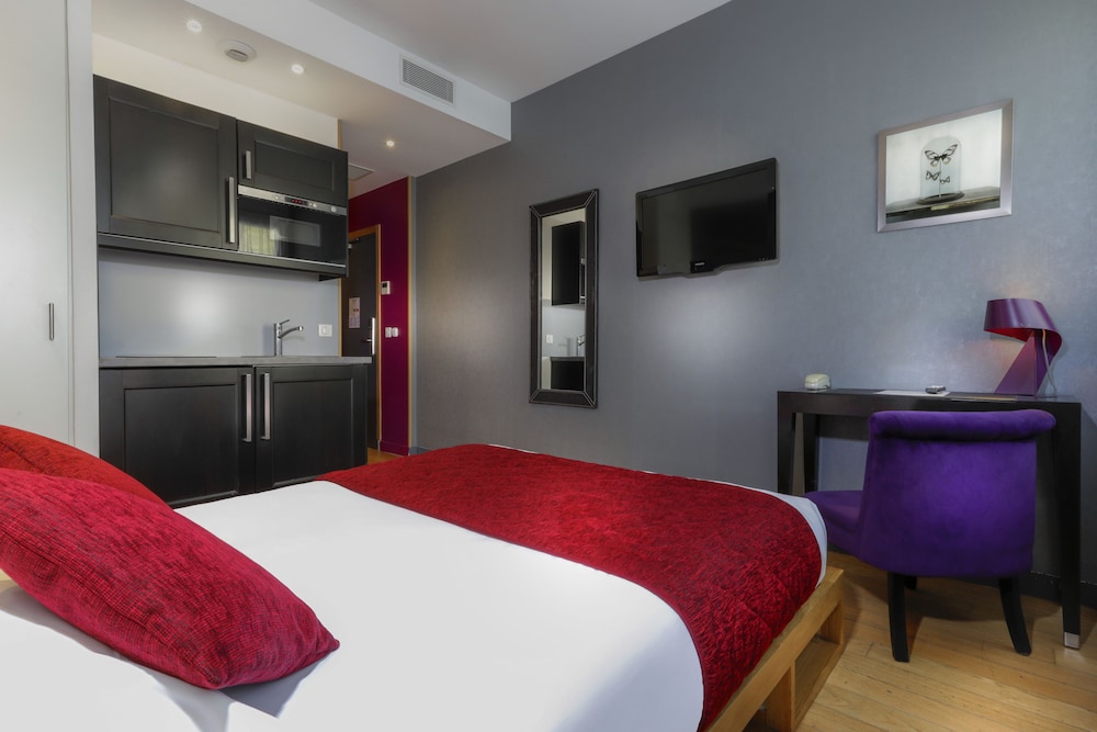 AMBRE HOTEL 7/39