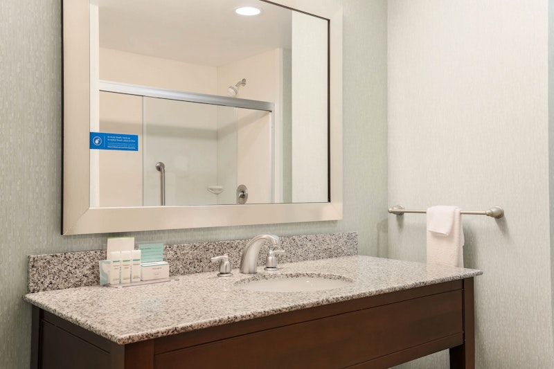 Hampton Inn Suites Wheeling the Highland 46/46