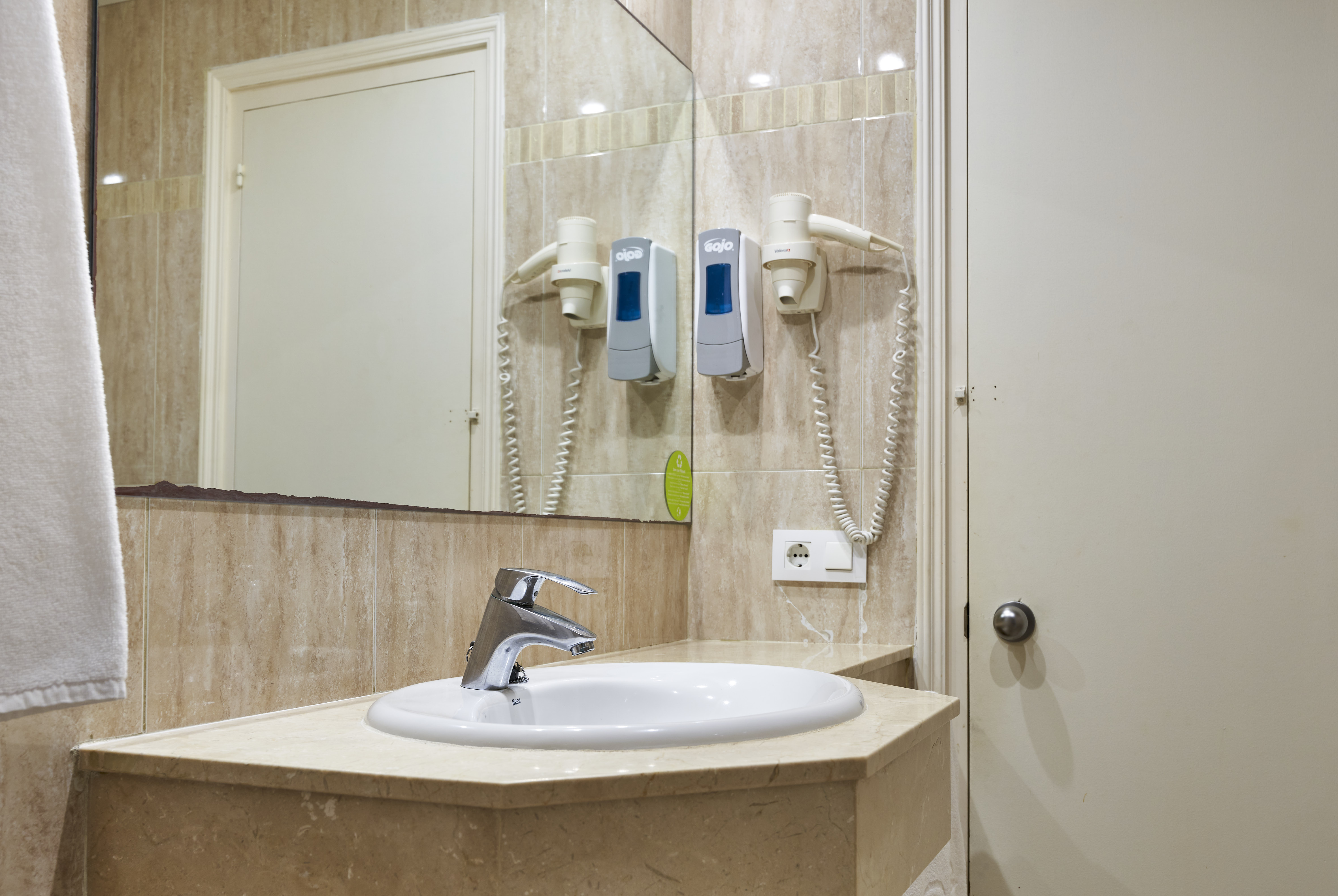 Marina Apartamentos 24/24