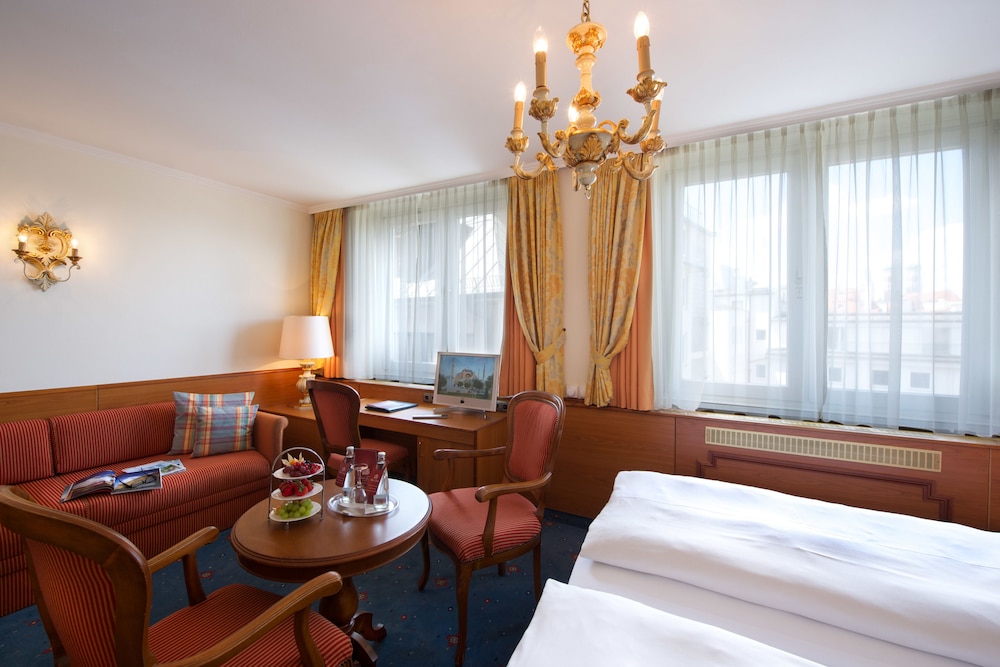 Torbrau Hotel 45/66