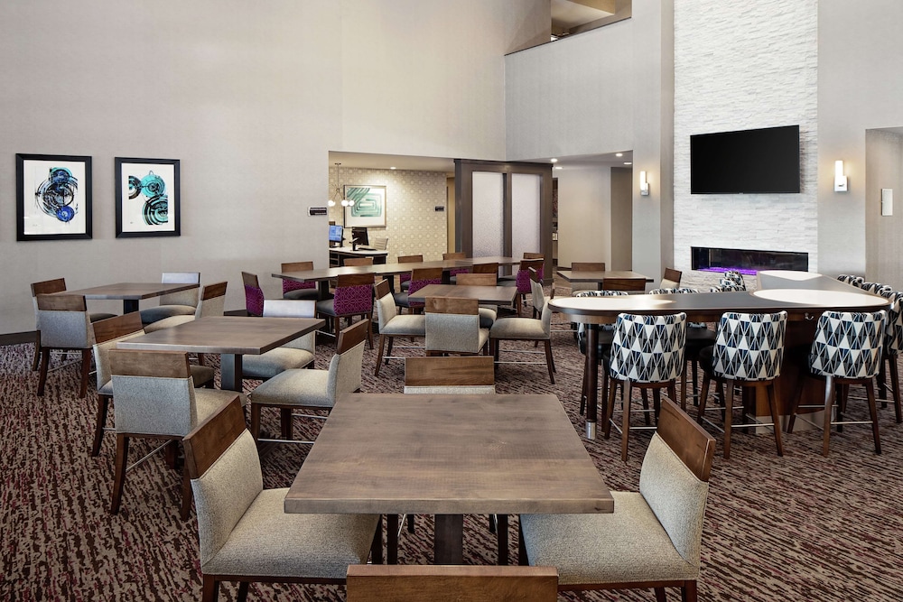 Homewood Suites By Hilton Ronkonkoma 24/34