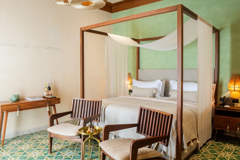JUNIOR SUITE, PLUNGE POOL