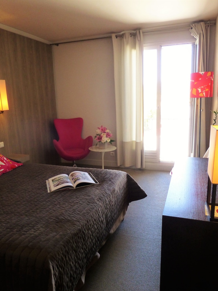 Bliss Hotel 32/70