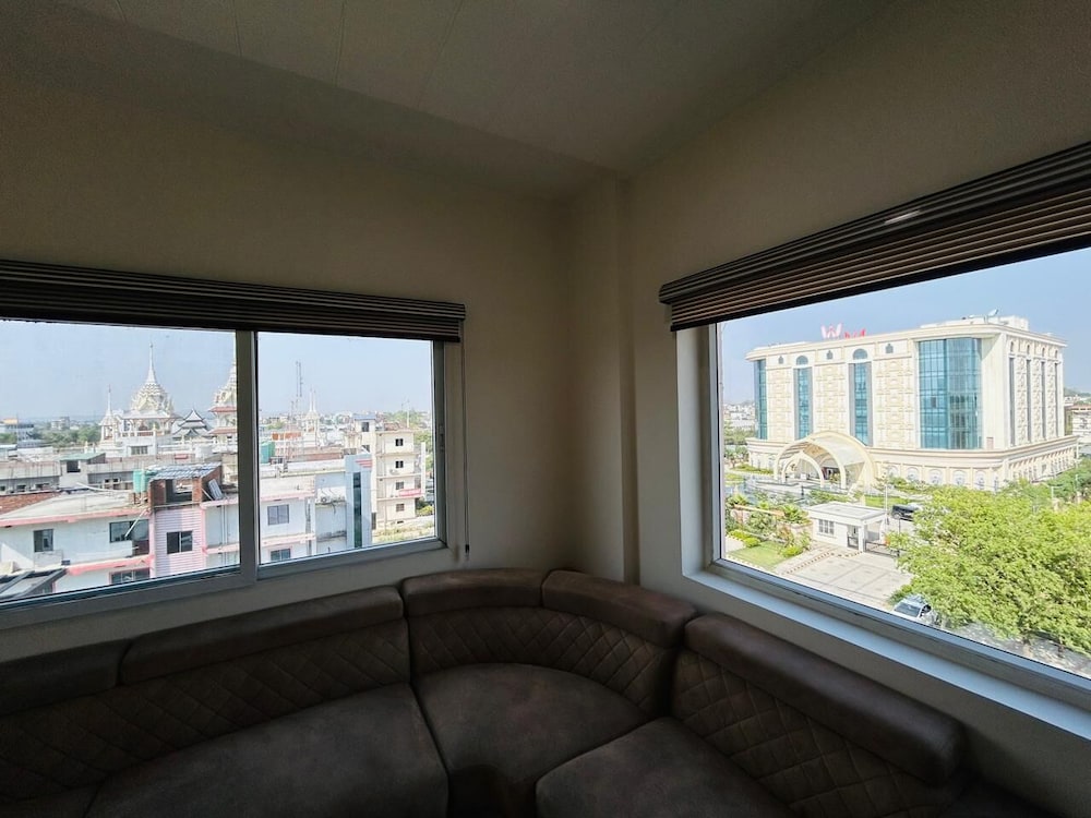 Hotel Anand International 32/46