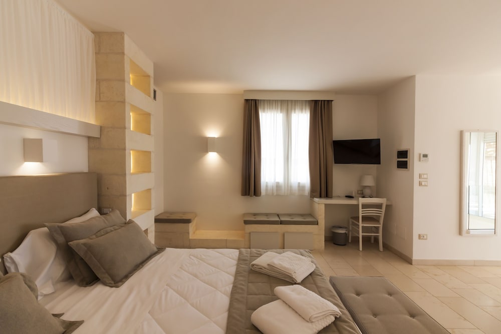 Montiro Hotel 28/48