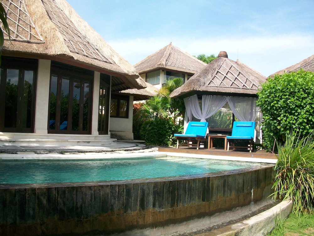 Blue Point Resort and Spa 67/73