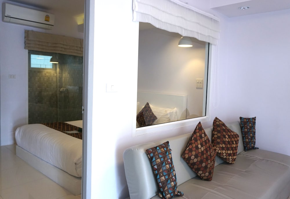 Nan Nakara Boutique 25/43