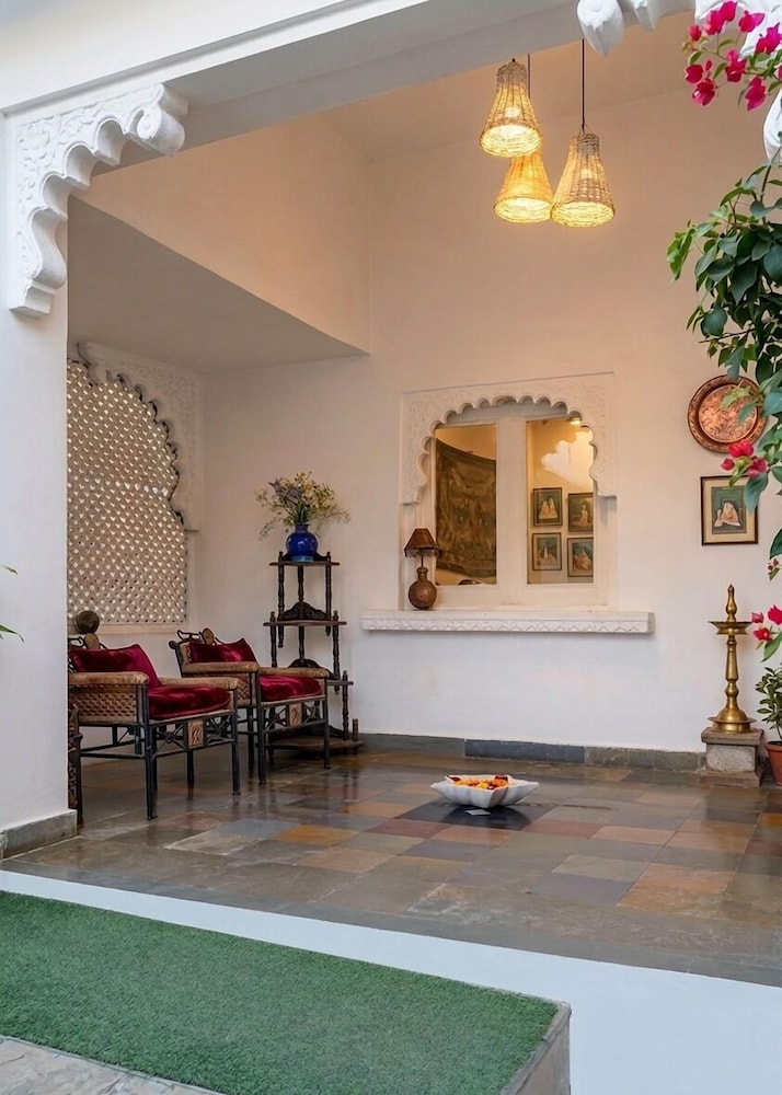 Hibiscus Guest House 6/47