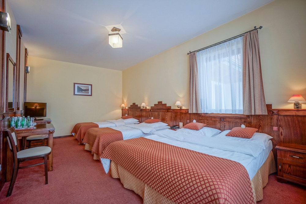 PREMIUM, SUITE, MOUNTAIN VIEW, BALCONY