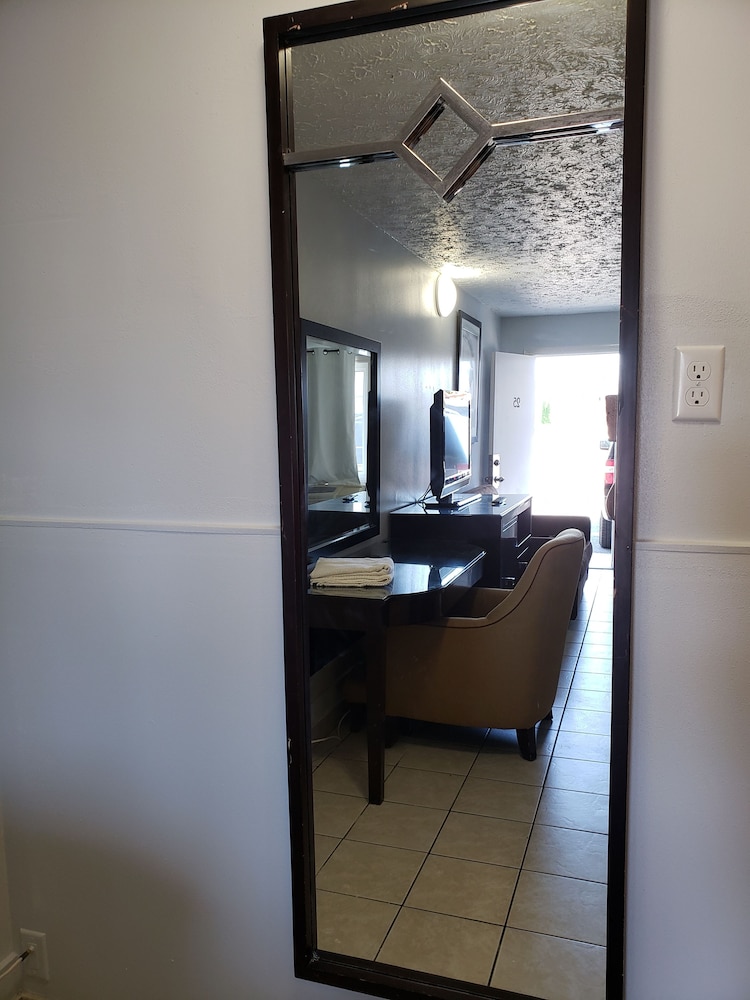 Niagara Falls Courtside Inn Hotel 40/41