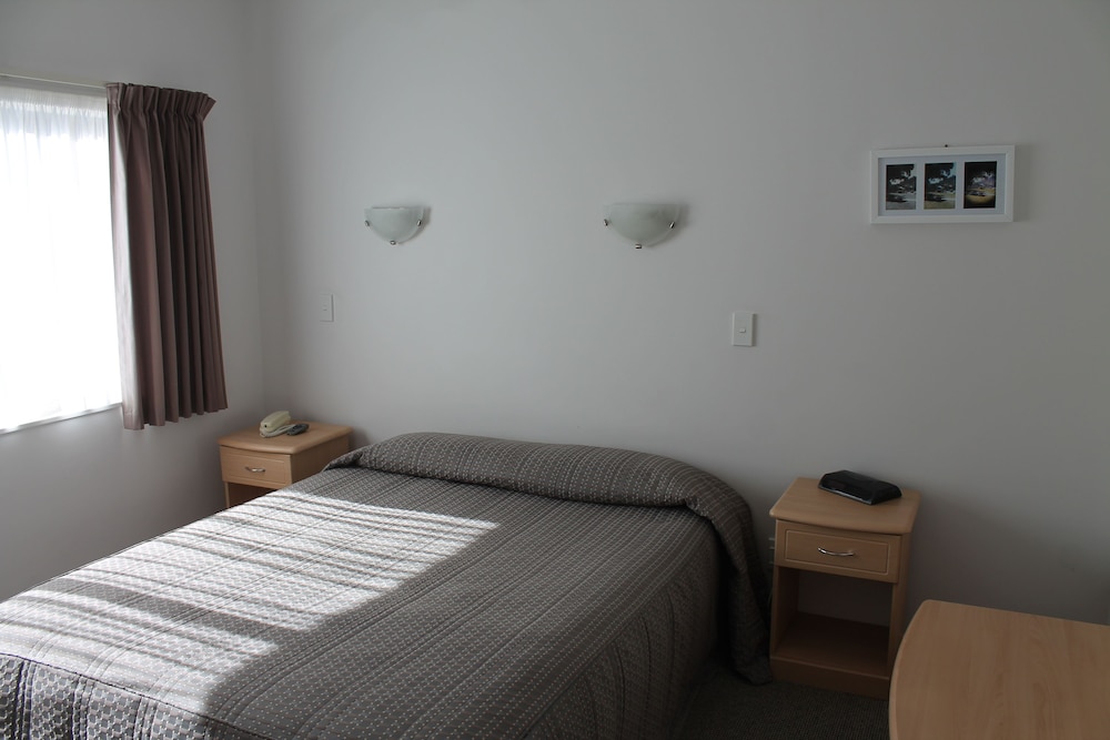 Riverview Motel 15/56