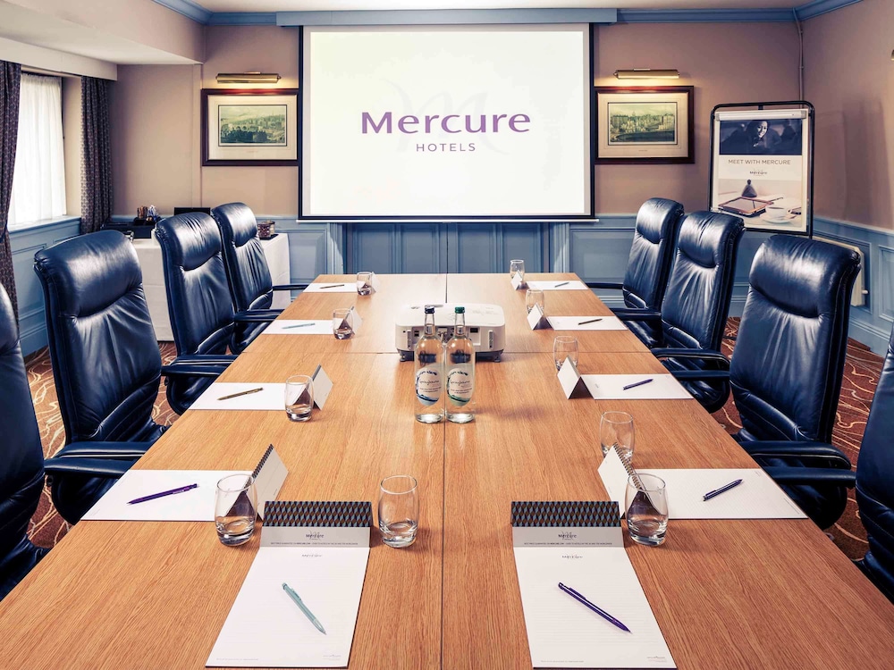 Mercure Livingston Hotel 57/71