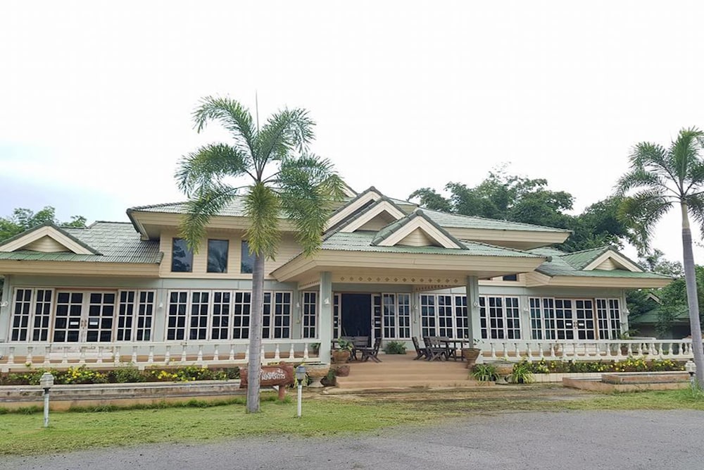 Rai Fhun Pen Jing Resort 1/31