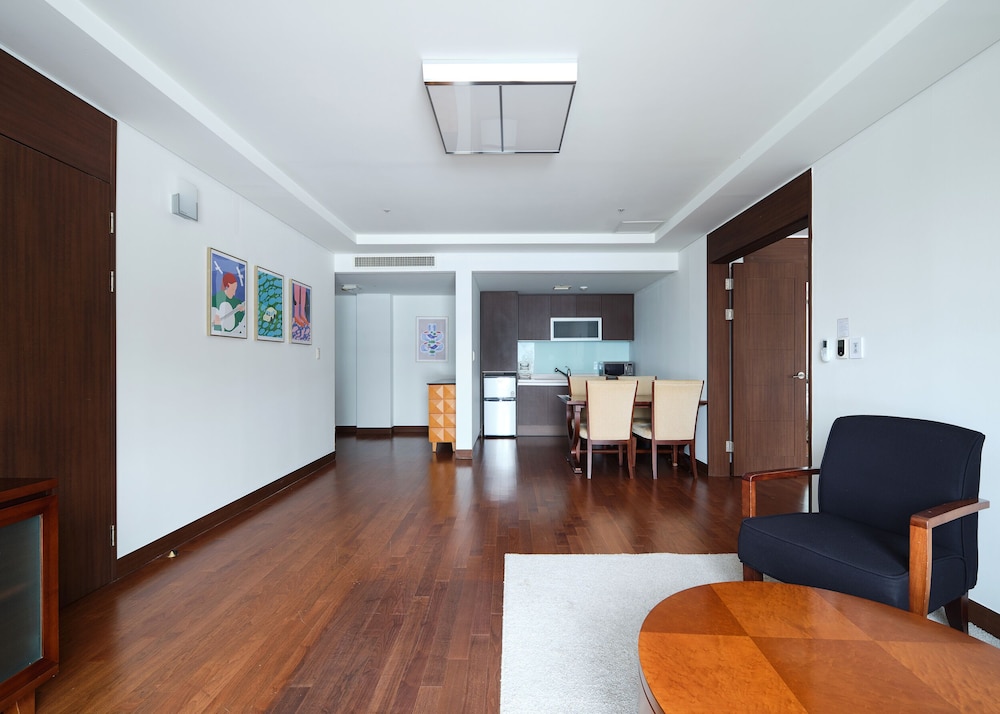 Adonis Hotel 41/58