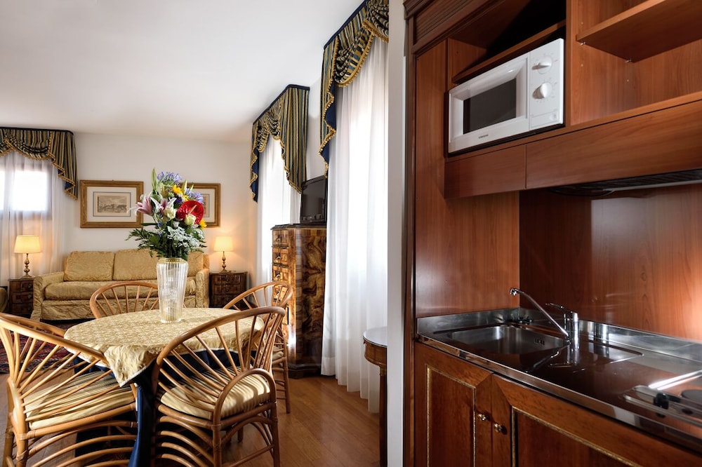 Royal San Marco & Suites 50/50