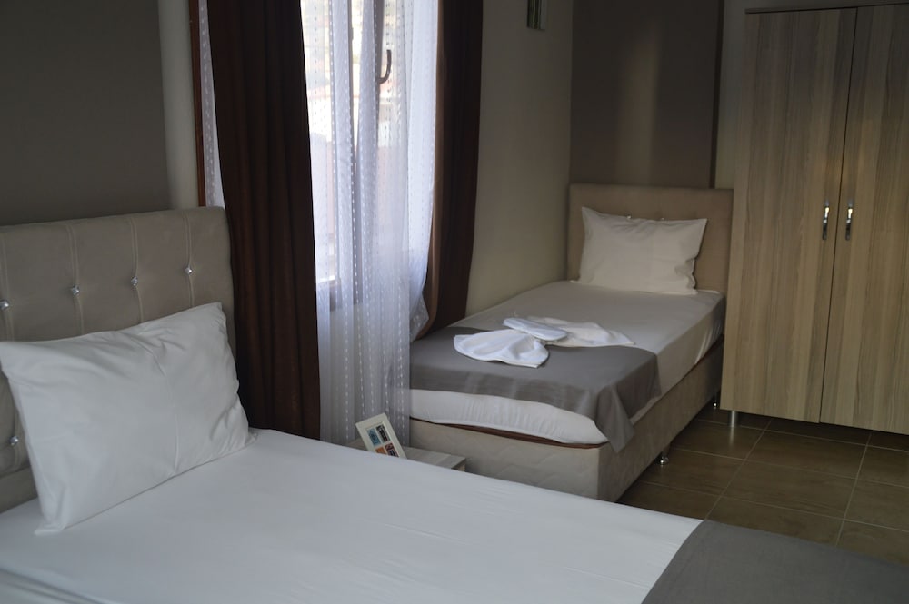 Hotel Hugo 8/35